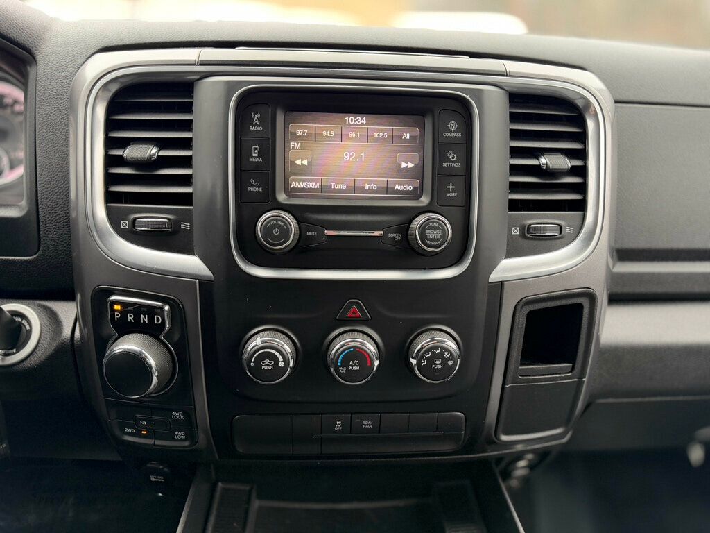 2021 Ram 1500 Classic SLT 4x4 Crew Cab 5'7" Box - 22981320 - 31