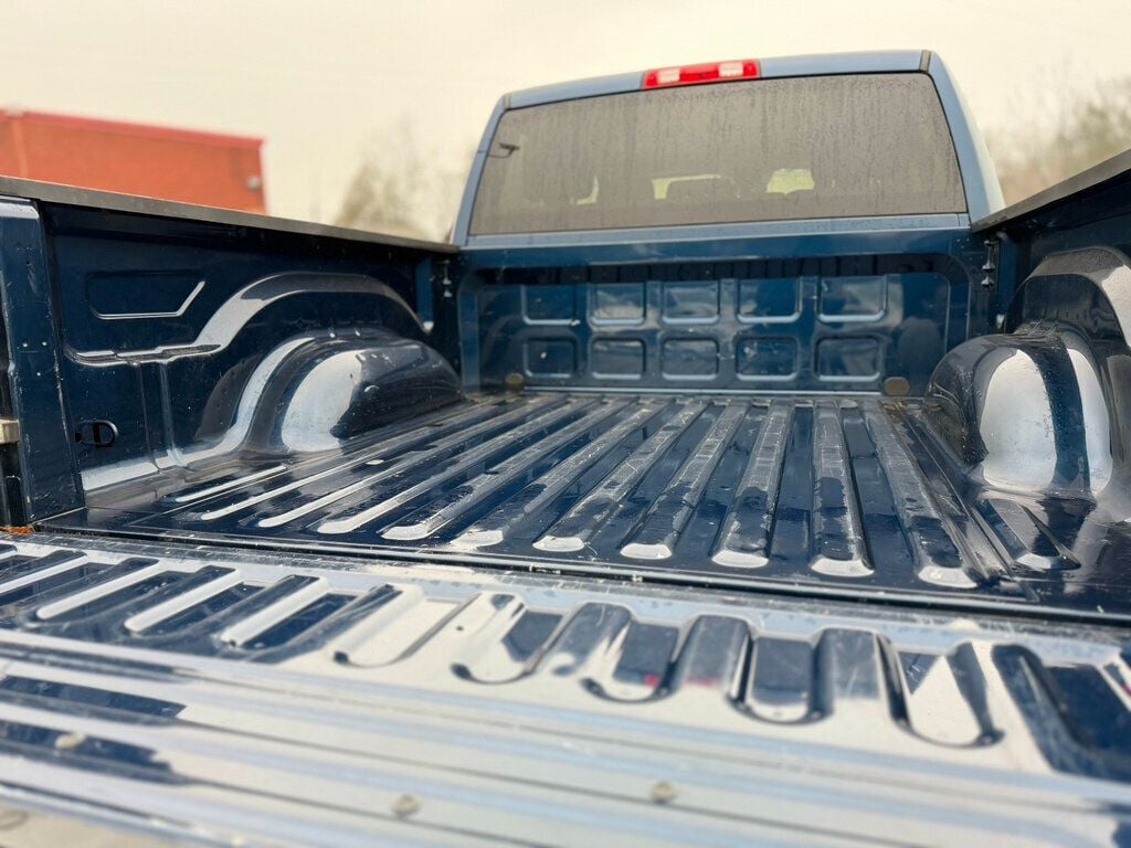 2021 Ram 1500 Classic SLT 4x4 Crew Cab 5'7" Box - 22981320 - 37