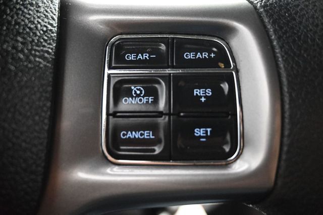 2021 Ram 1500 Classic SLT 4x4 Crew Cab 5'7" Box - 23071738 - 21