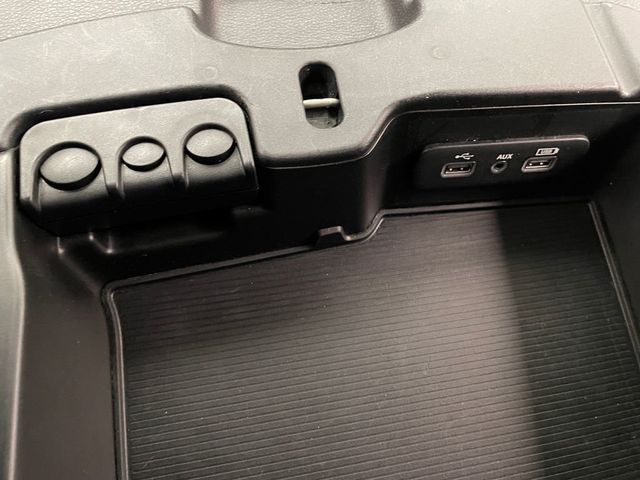 2021 Ram 1500 Classic SLT 4x4 Crew Cab 5'7" Box - 22995948 - 29