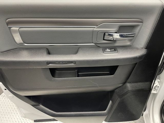 2021 Ram 1500 Classic SLT 4x4 Crew Cab 5'7" Box - 22995948 - 30