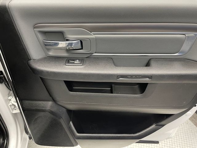 2021 Ram 1500 Classic SLT 4x4 Crew Cab 5'7" Box - 22995948 - 35