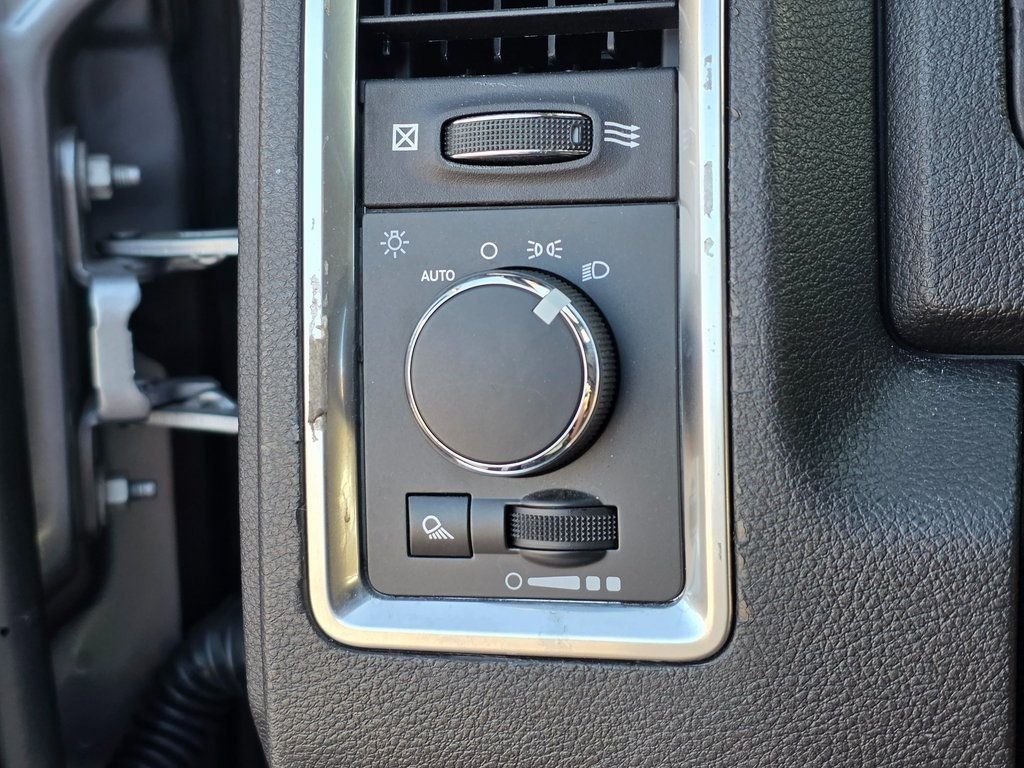 2021 Ram 1500 Classic Warlock 4x2 Quad Cab 6'4" Box - 22965854 - 33