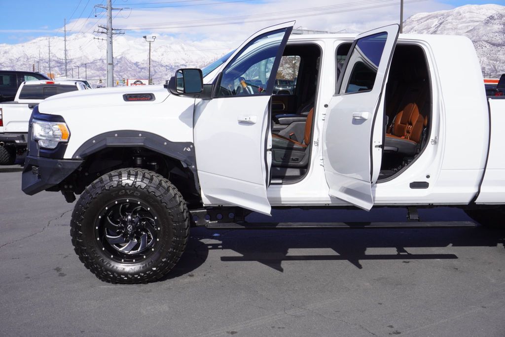 2021 Ram 3500 LONGHORN - 22987797 - 21