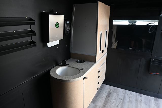 2021 Ram ProMaster Cargo Van 2500 Mobile Salon/Studio - 22961558 - 15