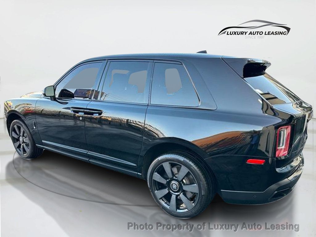 2021 Rolls Royce Cullinan photo 2