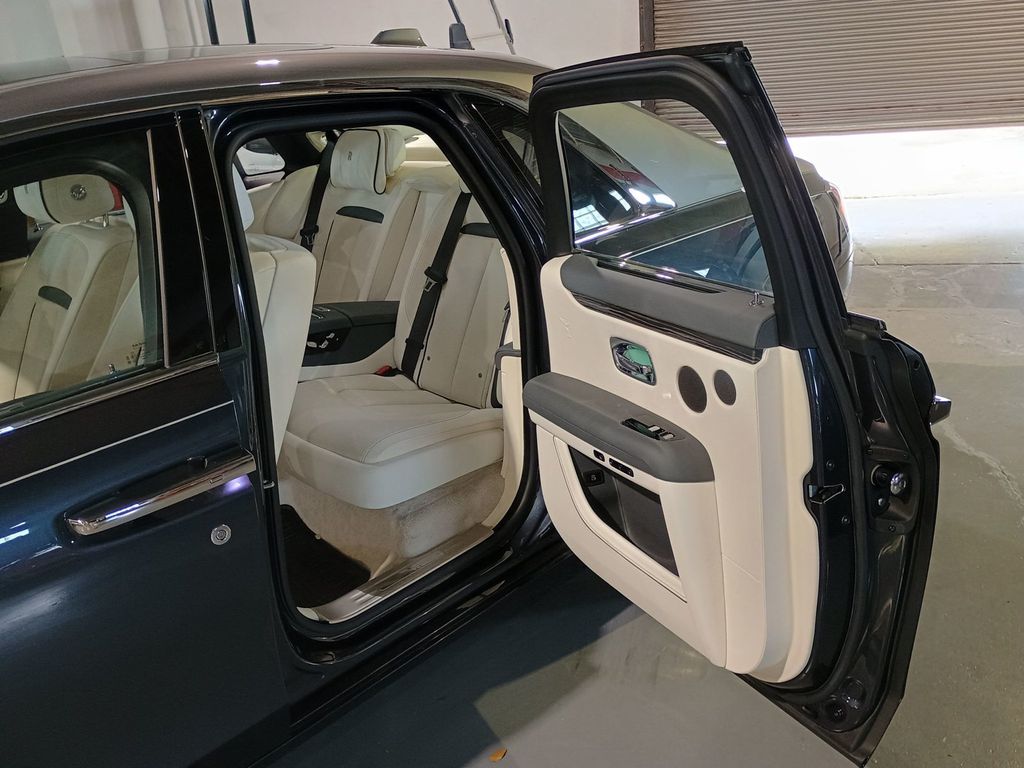 2021 Rolls-Royce Ghost Sedan Clean Carfax Florida Car - 23028007 - 34