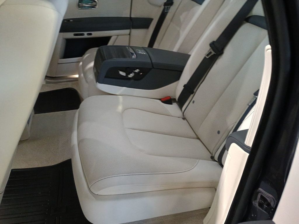 2021 Rolls-Royce Ghost Sedan Clean Carfax Florida Car - 23028007 - 38