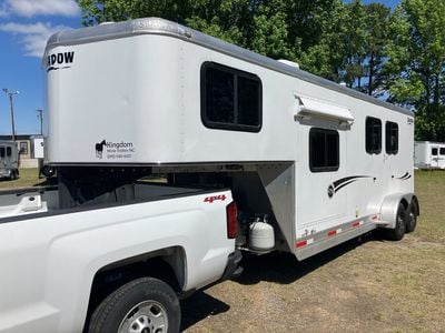 2021 Shadow 2 Horse Slant 7'6 Living Quarters with Slide