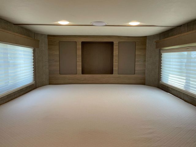2021 Shadow 2 Horse Slant 7'6 Living Quarters with Slide  - 23027450 - 10