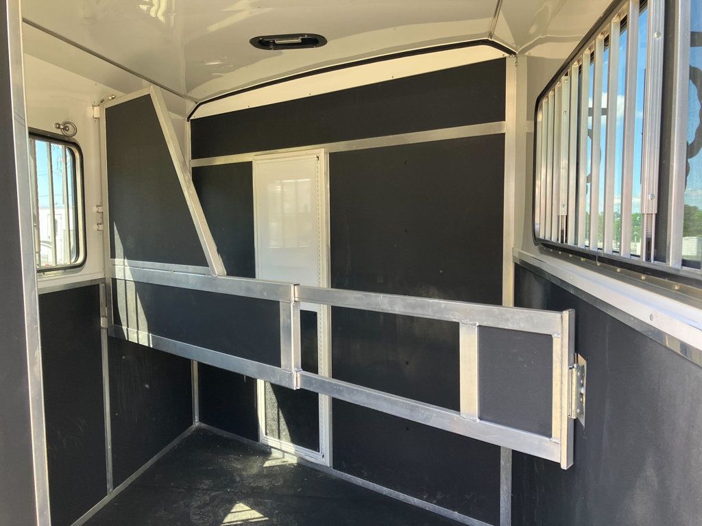 2021 Shadow 2 Horse Slant 7'6 Living Quarters with Slide  - 23027450 - 6