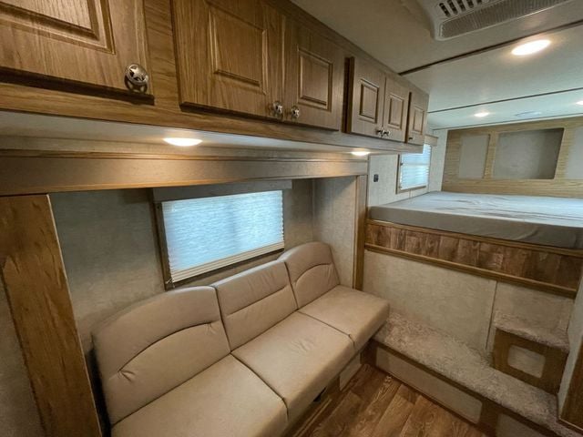 2021 Shadow 4 Horse Slant 9' Living Quarters w/ Slide  - 22996807 - 10