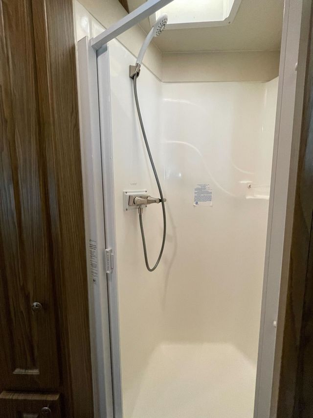 2021 Shadow 4 Horse Slant 9' Living Quarters w/ Slide  - 22996807 - 15