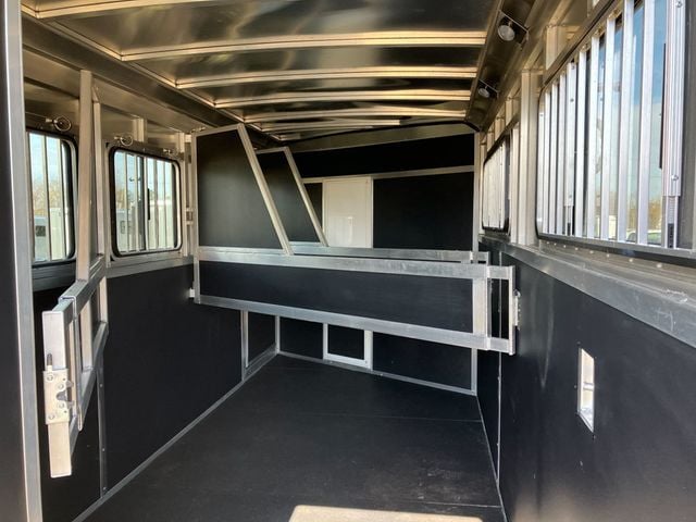 2021 Shadow 4 Horse Slant 9' Living Quarters w/ Slide  - 22996807 - 6