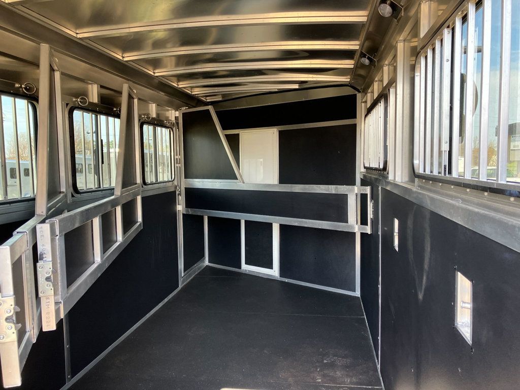 2021 Shadow 4 Horse Slant 9' Living Quarters w/ Slide  - 22996807 - 7