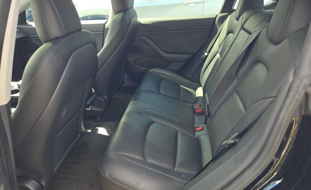 2021 Tesla Model 3 Long Range photo 3