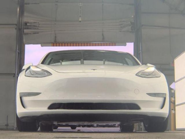 2021 Tesla Model 3 Long Range AWD - 22959454 - 3