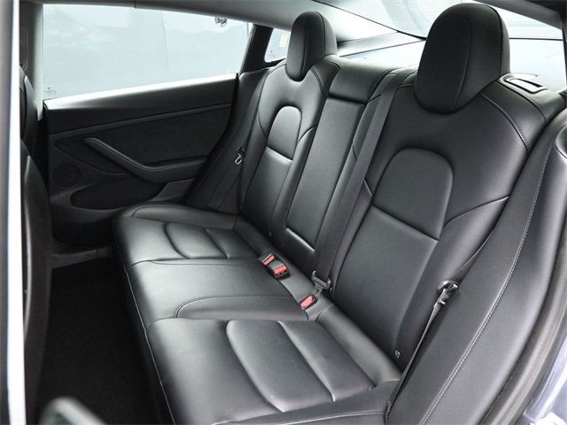 2021 Tesla Model 3 Long Range photo 9