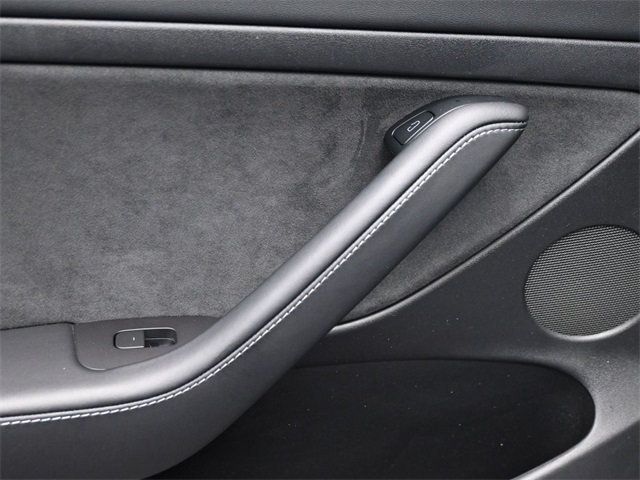 2021 Tesla Model 3 Long Range photo 11