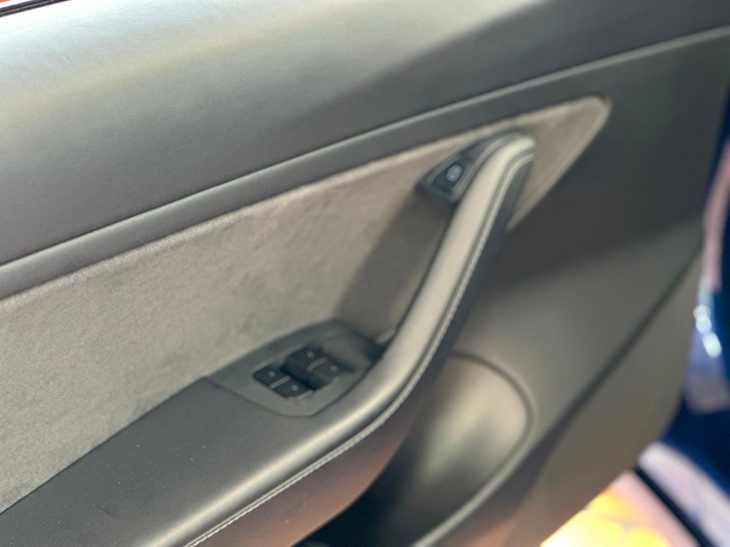 2021 Tesla Model 3 Performance photo 21