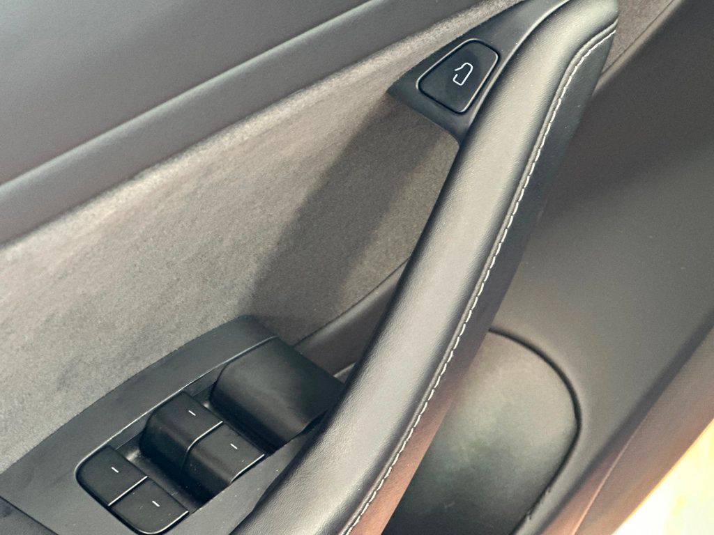 2021 Tesla Model 3 Performance photo 22