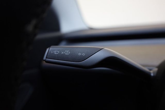 2021 Tesla Model 3 Standard Range Plus - 23030863 - 36