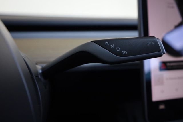 2021 Tesla Model 3 Standard Range Plus - 23030863 - 37