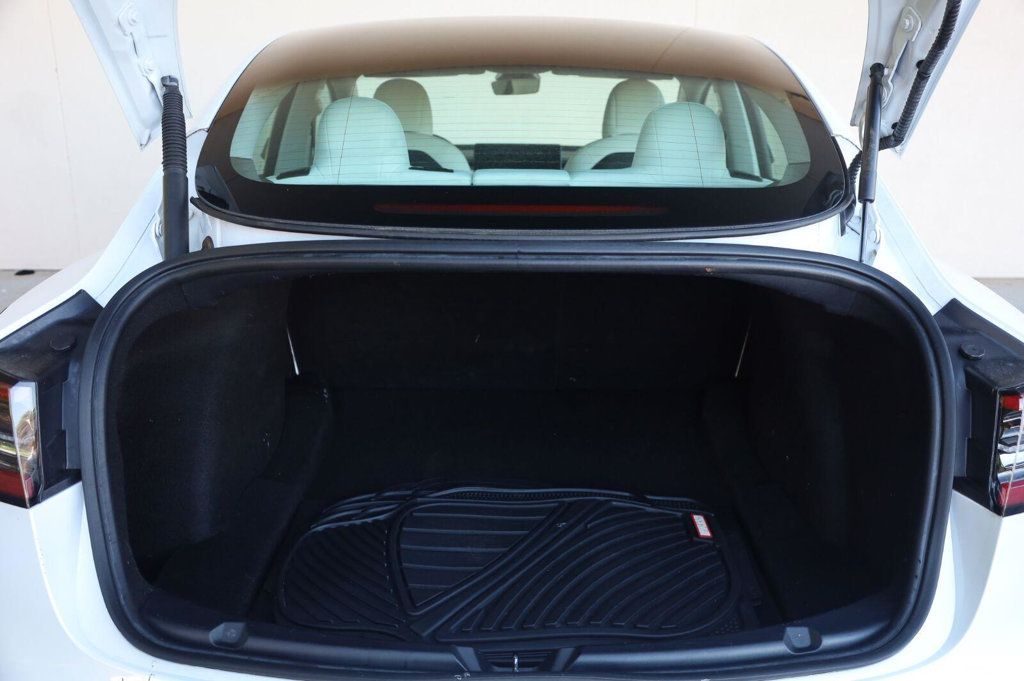 Tesla Model 3 Standard Range Plus photo 10