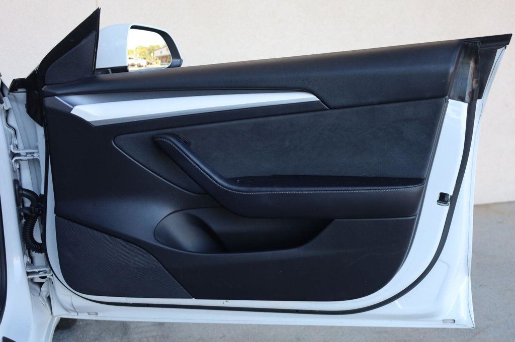 Tesla Model 3 Standard Range Plus photo 23