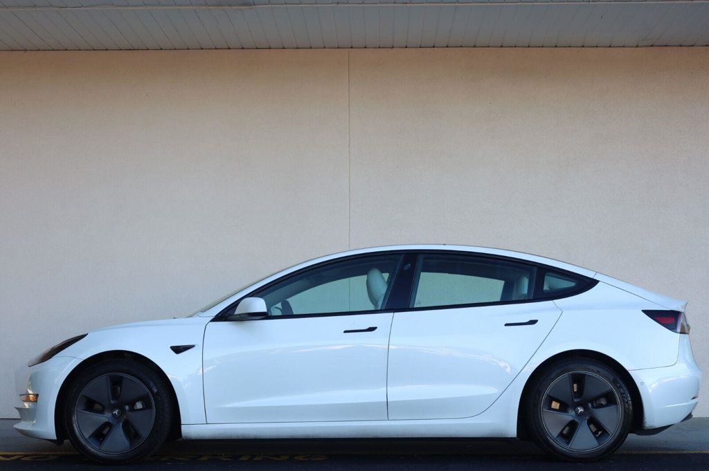 Tesla Model 3 Standard Range Plus photo 3