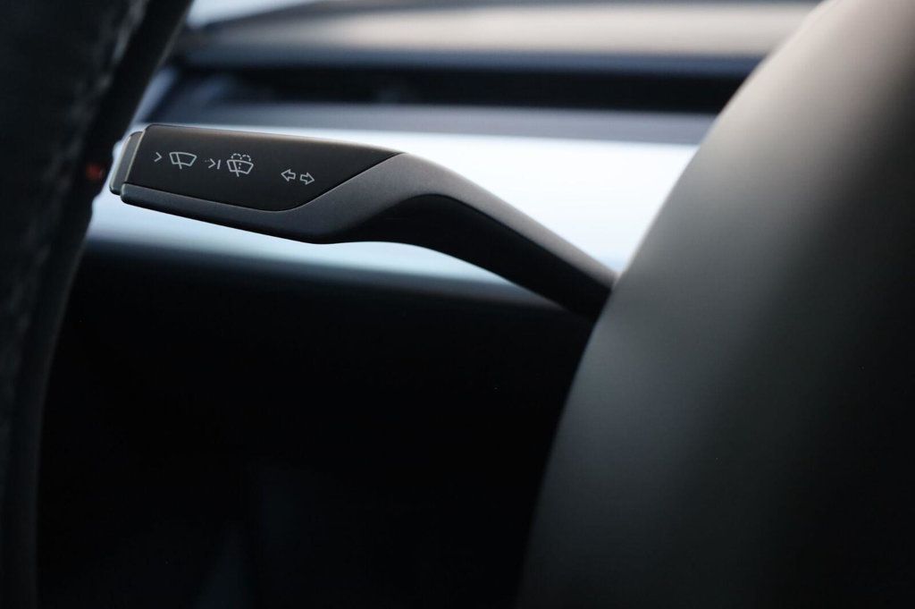 Tesla Model 3 Standard Range Plus photo 31