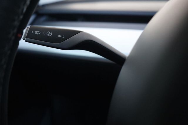 2021 Tesla Model 3 Standard Range Plus - 23081981 - 30