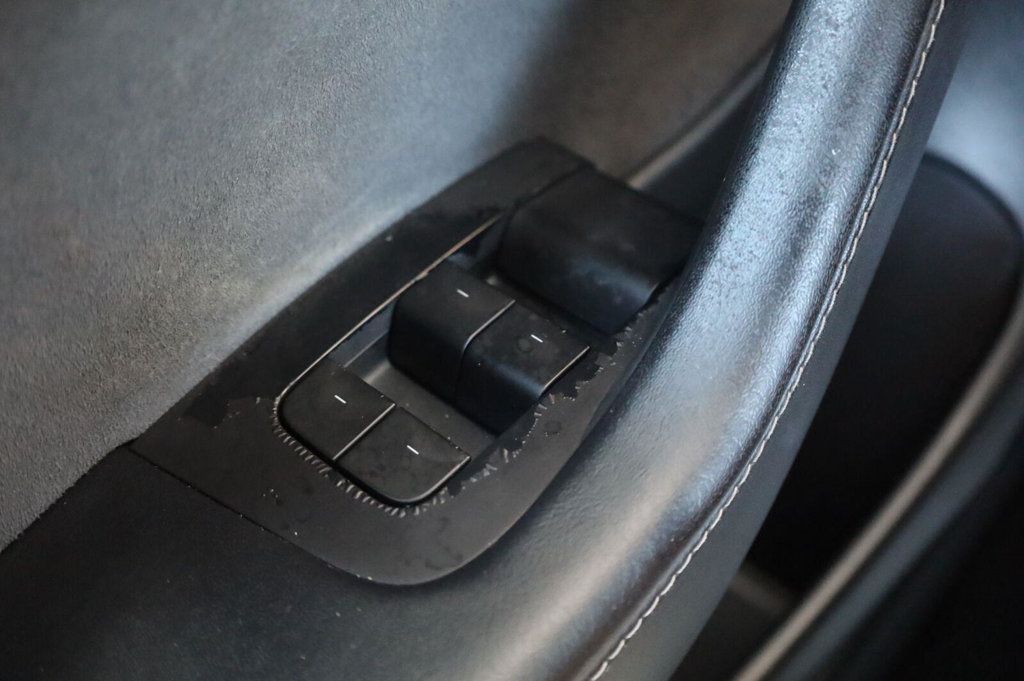 Tesla Model 3 Standard Range Plus photo 33