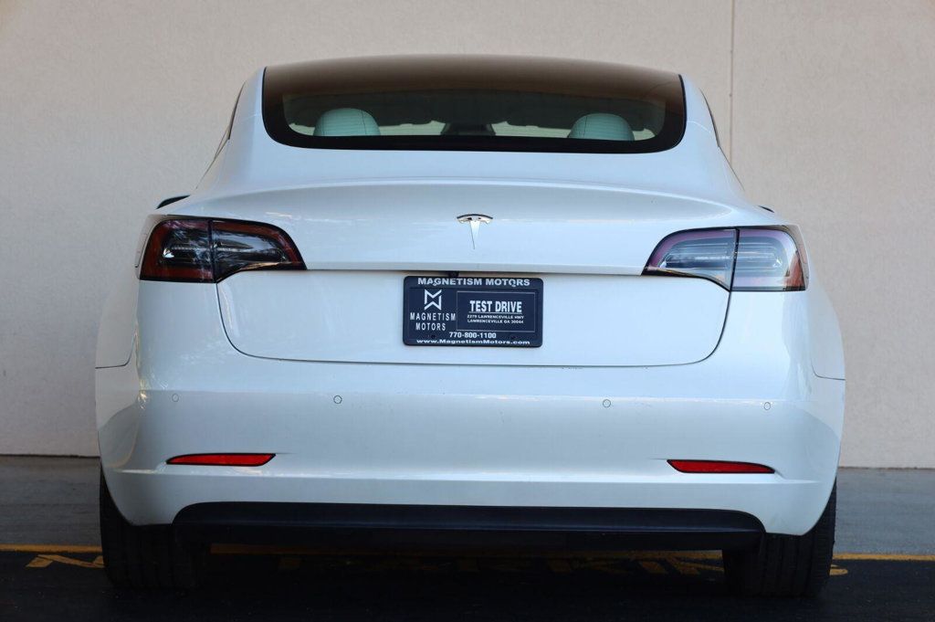 Tesla Model 3 Standard Range Plus photo 8