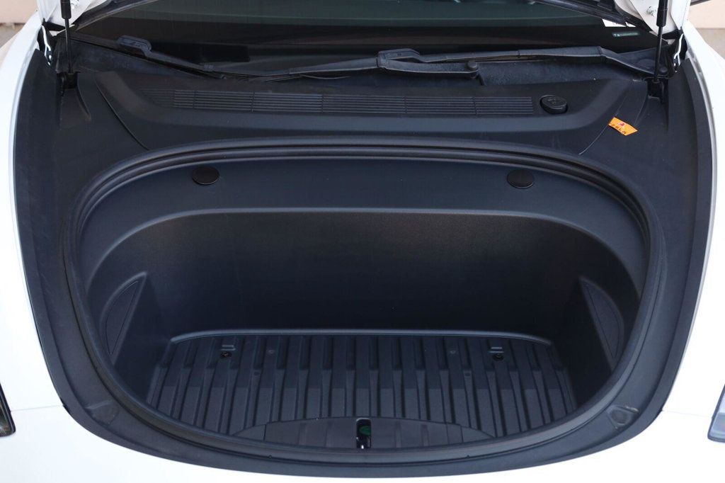 Tesla Model 3 photo 14