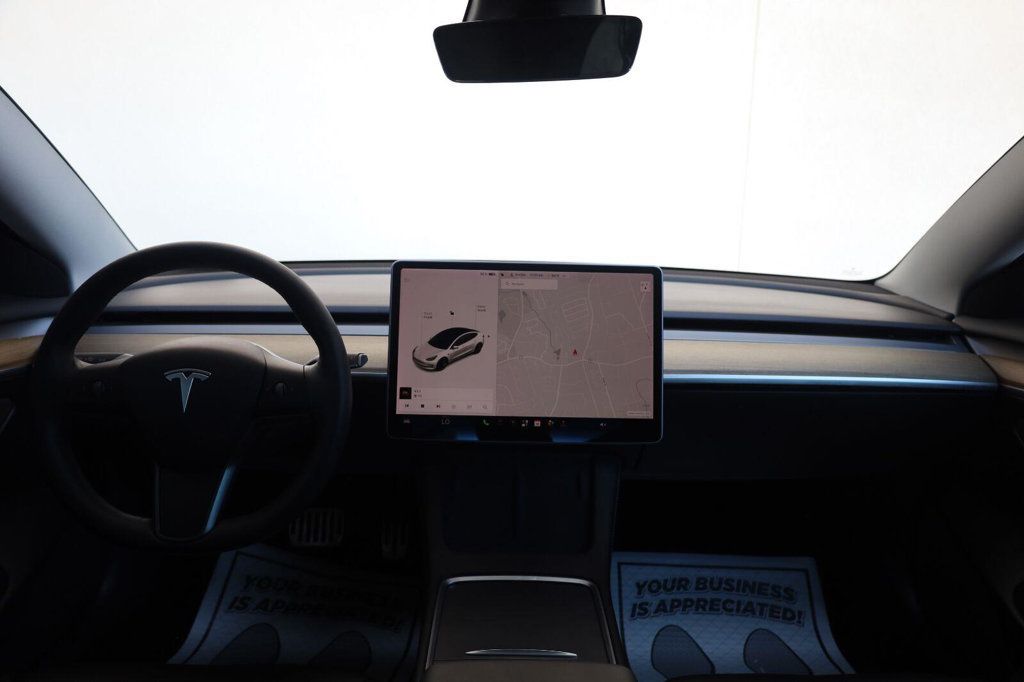 Tesla Model 3 photo 29