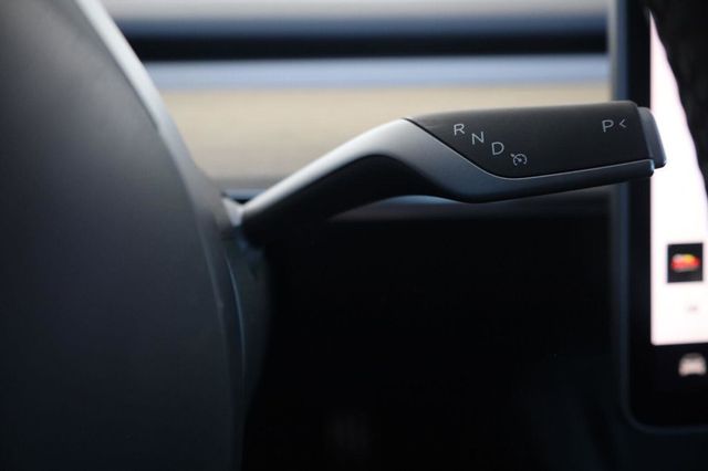 2021 Tesla Model 3 Standard Range Plus - 23085029 - 33