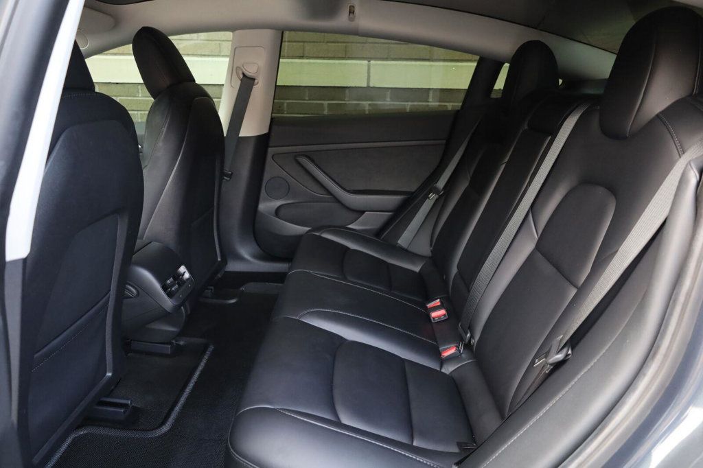 Tesla Model 3 photo 22