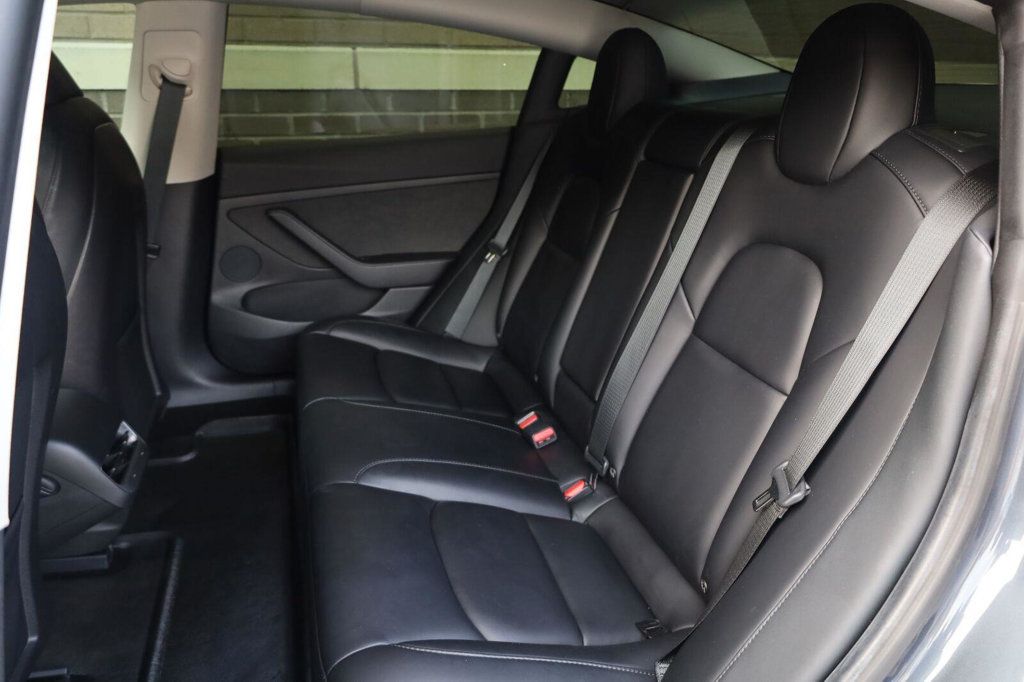 Tesla Model 3 photo 24