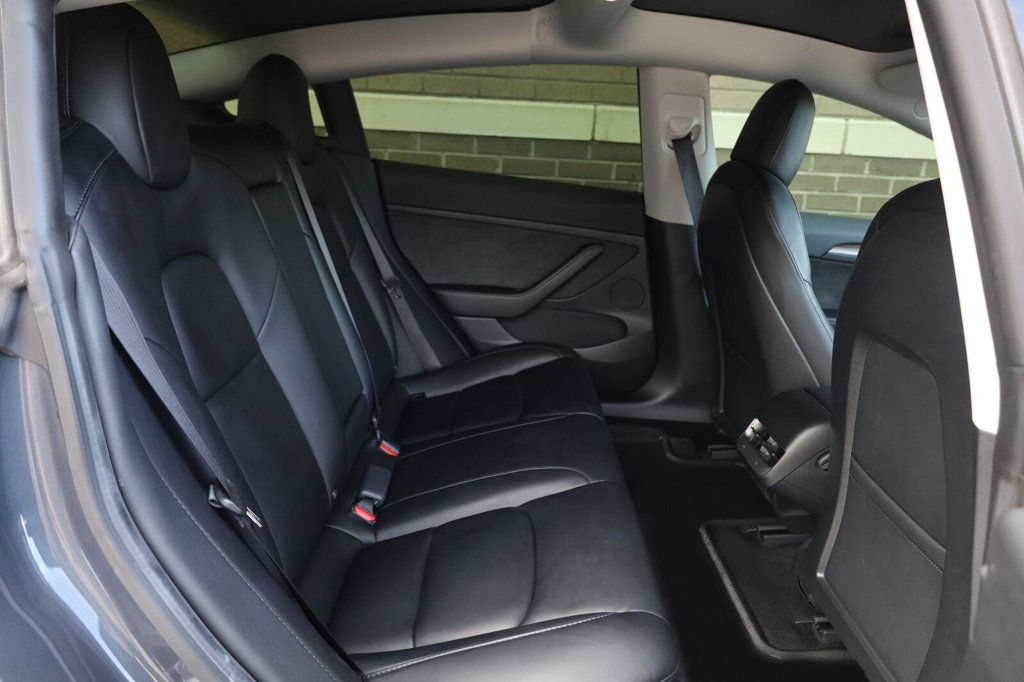 Tesla Model 3 photo 25