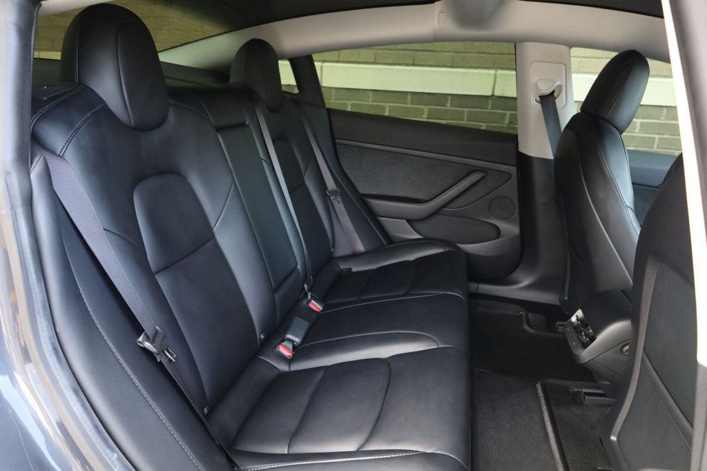 Tesla Model 3 photo 26