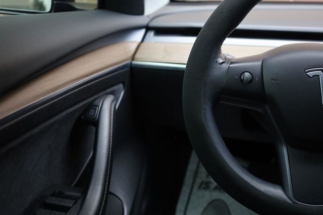 2021 Tesla Model 3 Standard Range Plus - 23086570 - 32