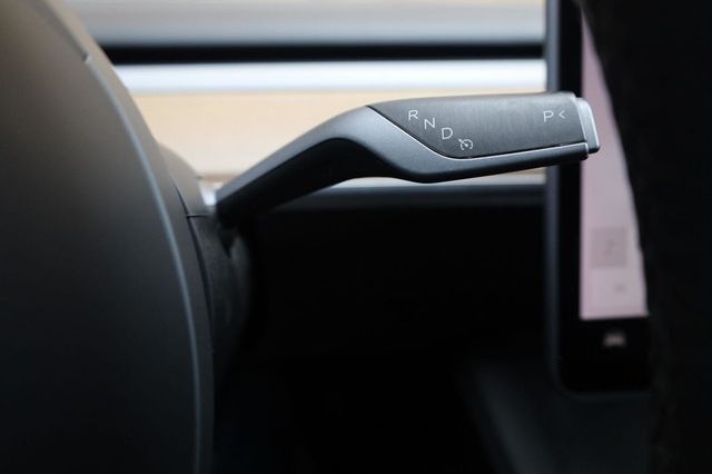 2021 Tesla Model 3 Standard Range Plus - 23086573 - 33