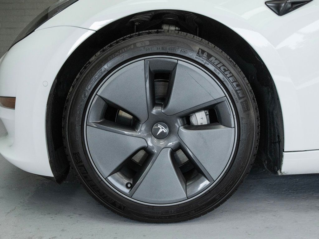 2021 Tesla Model 3 Standard Range Plus photo 14