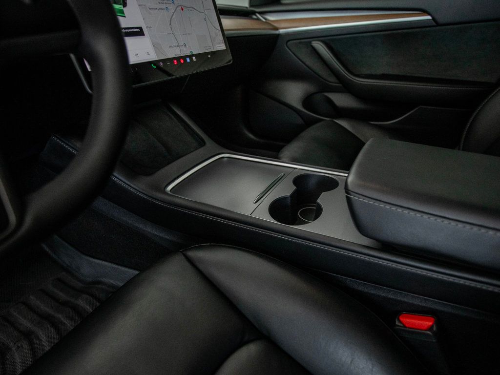 2021 Tesla Model 3 Standard Range Plus photo 22