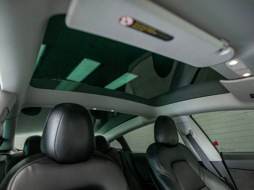 2021 Tesla Model 3 Standard Range Plus photo 23