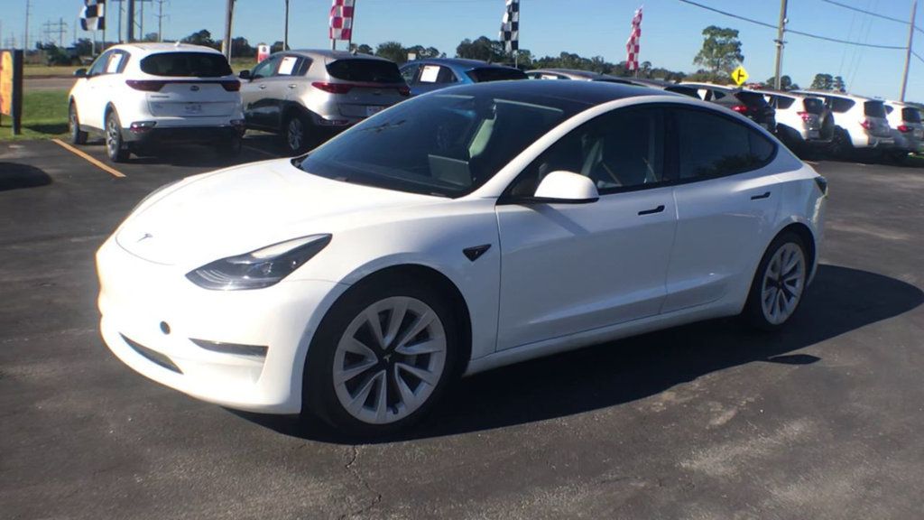 2021 Tesla Model 3 Standard Range Plus photo 4
