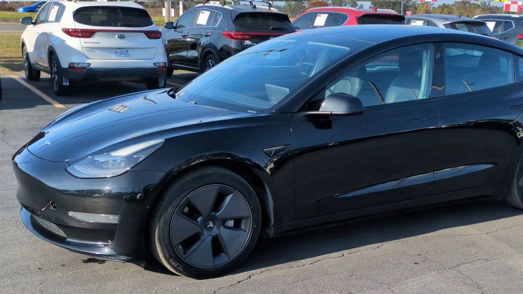 2021 Tesla Model 3 Standard Range Plus photo 3
