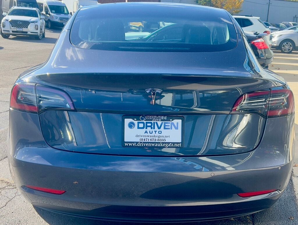 2021 Tesla Model 3 Standard Range Plus RWD - 22621388 - 3