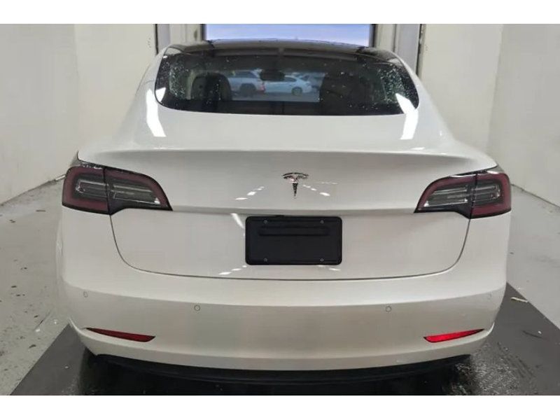 2021 Tesla Model 3 Standard Range Plus photo 4